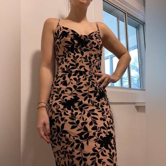 Dress - Picture 2 of 2